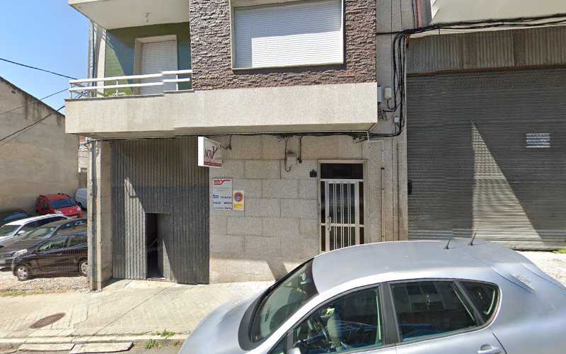 Fotografia tomada fuera de Novy Carpinteria - Furniture maker en Ourense, Orense