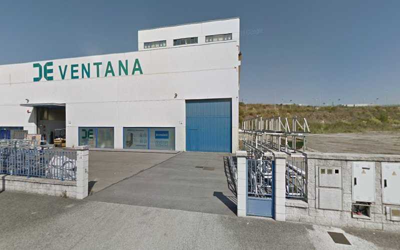 Fotografia tomada fuera de Desarrollo Eficiente de Ventanas S.L. - Carpintería en Avilés, Asturias