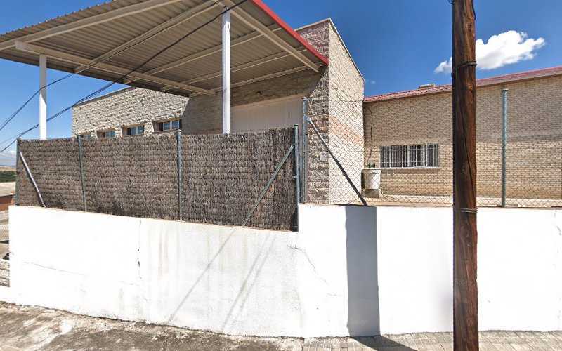 Fotografia tomada fuera de Aluminios Ávila - Carpintería metálica y de aluminio en Paracuellos de Jarama, Madrid