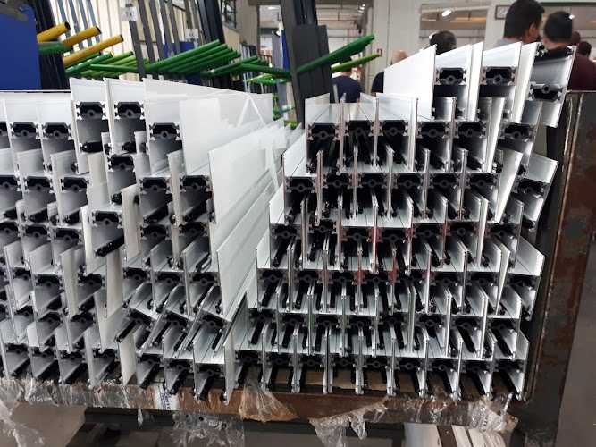 Fotografia tomada fuera de Vicente Vila S.L. - Carpintería metálica y de aluminio en Alzira, Valencia