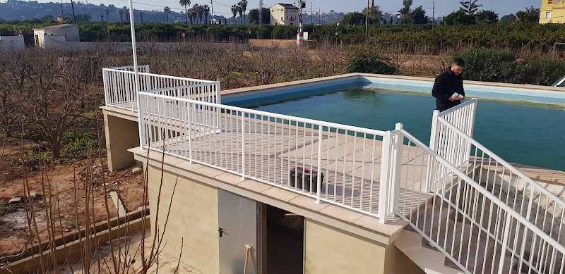 Fotografia tomada fuera de Talleres Moreno S L - Carpintería metálica y de aluminio en Alzira, Valencia