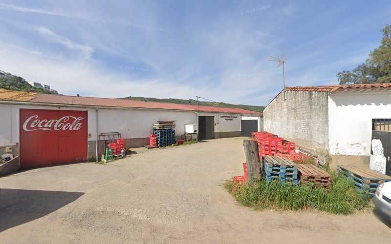 Fotografia tomada fuera de Carpinteria Miguel Carlos. - Carpintería en Aroche, Huelva