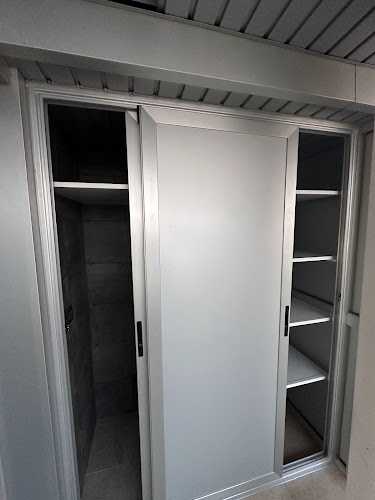 Fotografia tomada fuera de Aluminios Espinosa - Carpintería metálica y de aluminio en Zaragoza, Zaragoza