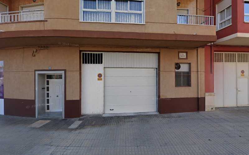 Fotografia tomada fuera de ALUSAL DISSENY S.L. - Fábrica en La Font d'En Carròs, Valencia