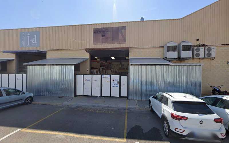 Fotografia tomada fuera de KREAFUSTA - Tienda de muebles de cocina en Rafelbunyol, Valencia