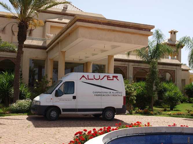 Fotografia tomada fuera de Aluser. Carpintería de Aluminio - Carpintería metálica y de aluminio en El Real de Gandia, Valencia