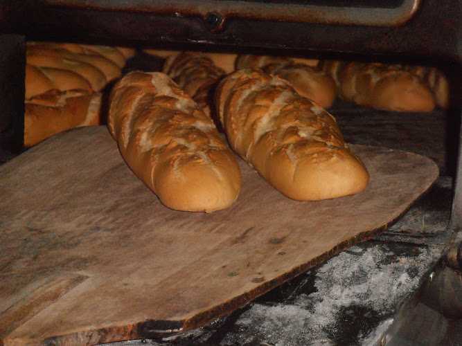 Fotografia tomada fuera de Corruca Productos Artesanos Panadería Mari Carmen - Panadería en El Carpio de Tajo, Toledo
