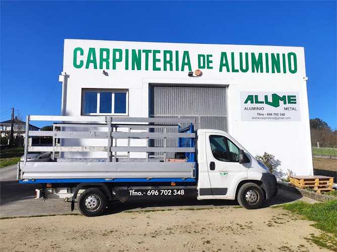 Fotografia tomada fuera de Carpintería Alume - Carpintería metálica y de aluminio en Naves, Orense