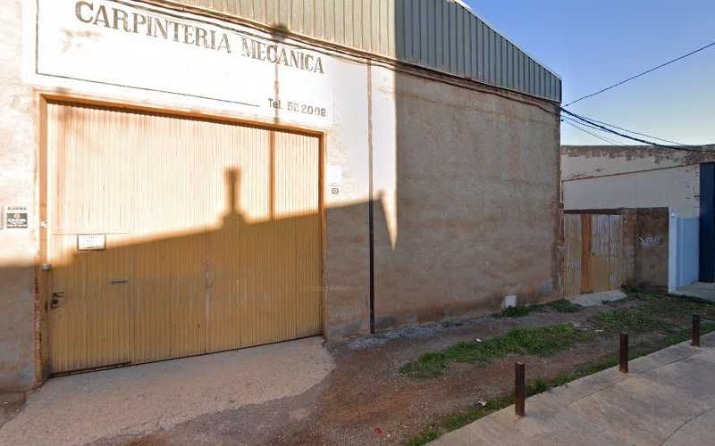 Fotografia tomada fuera de Fusteria Miravet - Carpintero en Villarreal, Castellón