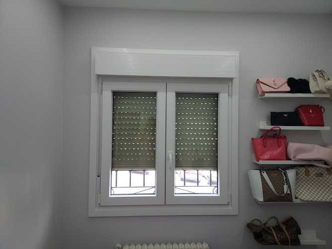 Fotografia tomada fuera de L. HERRERO S. L. - Taller de instalación de puertas y ventanas en Colmenar Viejo, Madrid