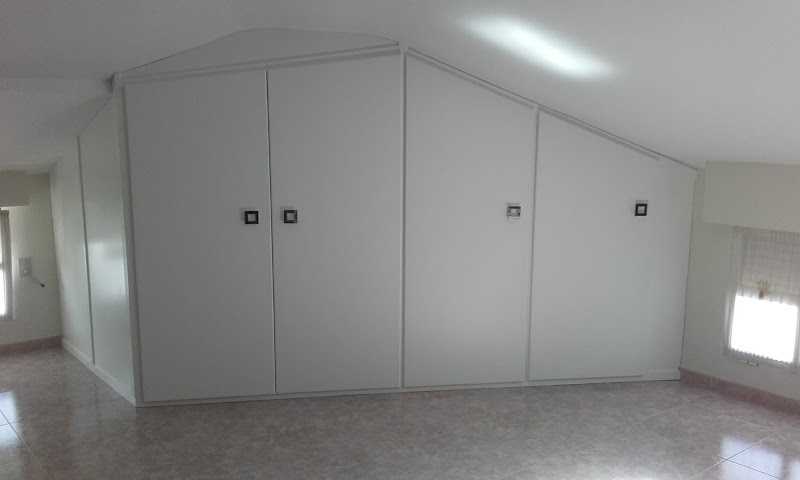 Fotografia tomada fuera de Alberto Pastor S.L. - Fábrica de muebles en Castellón de la Plana, Castellón