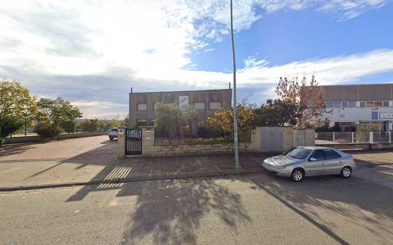 Fotografia tomada fuera de Mobles Artigas - Ebanista en Cassà de la Selva, Girona