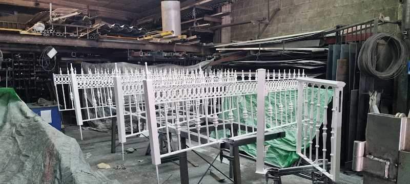 Fotografia tomada fuera de Talleres Antonino - Carpintería metálica y de aluminio en Cangas del Narcea, Asturias
