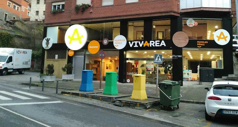 Fotografia tomada fuera de Muebles Pérez Vivarea - Tienda de muebles en Cangas del Narcea, Asturias