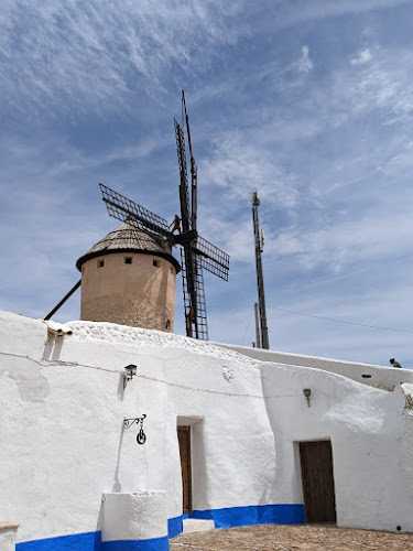 Fotografia tomada fuera de La Bóveda fecit - Carpintería en Campo de Criptana, Ciudad Real