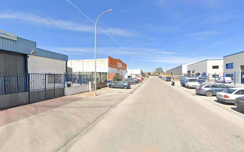 Fotografia tomada fuera de Eladio Olivares Peinado - Establecimiento de venta de madera en Campo de Criptana, Ciudad Real