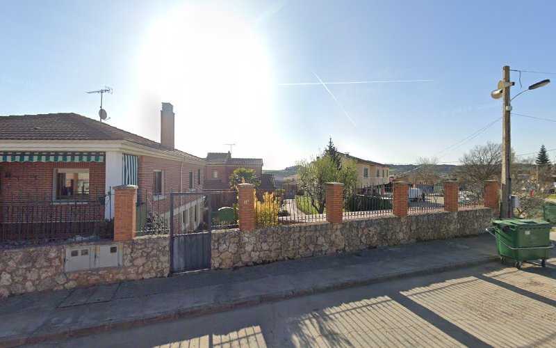 Fotografia tomada fuera de Carpintería en aluminio Ferrín - Carpintería metálica y de aluminio en Castronuño, Valladolid