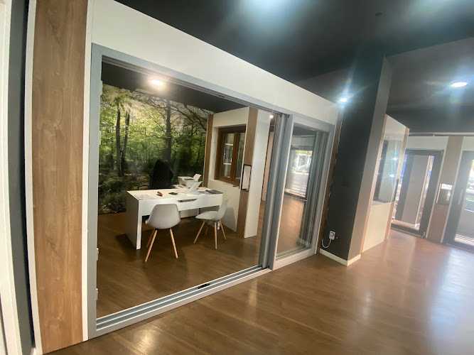 Fotografia tomada fuera de Aluminio y pvc Mallorca - Carpintería metálica y de aluminio en Palma, Baleares