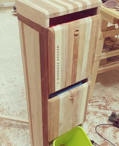 Fotografia tomada fuera de Maderas Aredam - Carpintería en Palacios de la Sierra, Burgos