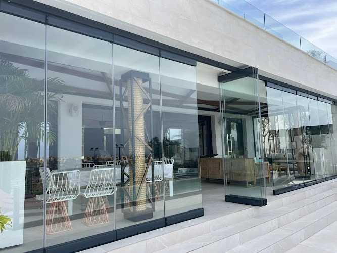 Fotografia tomada fuera de Division Spaces | Cerramientos de Cristal en Madrid - Fábrica en Moraleja de Enmedio, Madrid