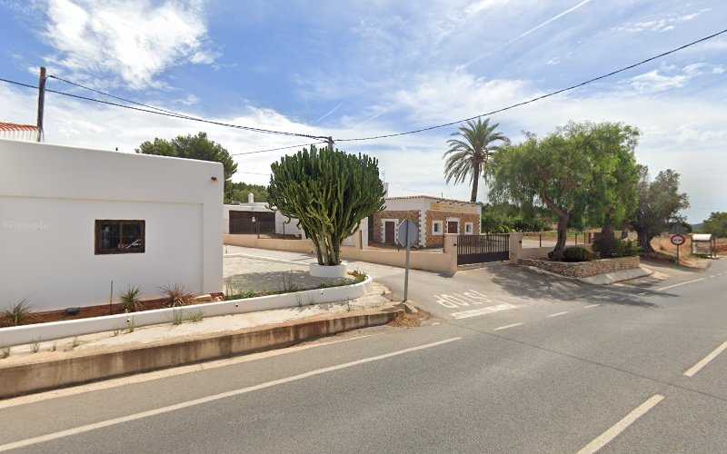 Fotografia tomada fuera de Carpintería Hermanos Butigas - Carpintería en Sant Joan de Labritja, Baleares