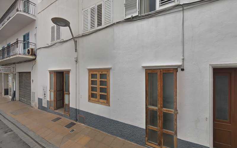 Fotografia tomada fuera de Carpintería Tunió - Carpintería en Sant Antoni de Portmany, Baleares