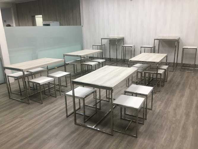 Fotografia tomada fuera de Decorinox - Carpintería en Burgos, Burgos