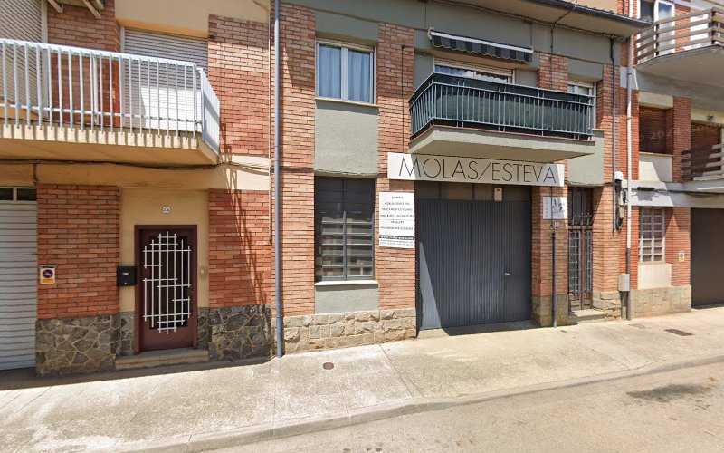 Fotografia tomada fuera de Carpintería Molas Esteva S.l. - Fusteria en Olot, Girona