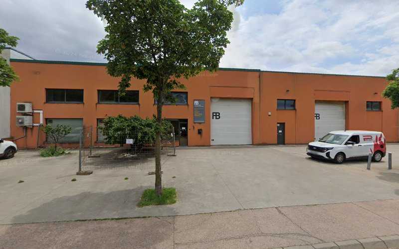 Fotografia tomada fuera de Fusteria Pere Barris - Fusteria en Olot, Girona