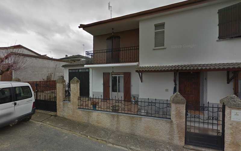 Fotografia tomada fuera de Luciano García Prieto - Tienda de armarios en San Felices de los Gallegos, Salamanca