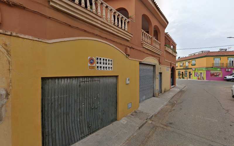 Fotografia tomada fuera de Andecys S.L. - Carpintería en La Línea de la Concepción, Cádiz