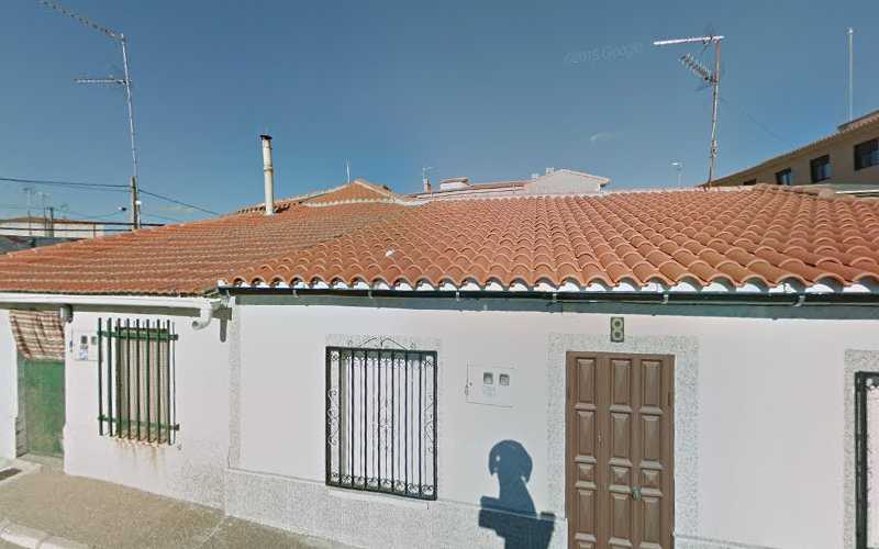 Fotografia tomada fuera de J.A.R. Carpintería Metálica Cabrillas S.L. - Carpintería metálica y de aluminio en Salamanca, Salamanca