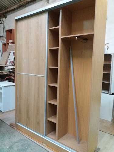 Fotografia tomada fuera de Carpinteria muebles a medida - Fábrica en Valencia, Valencia