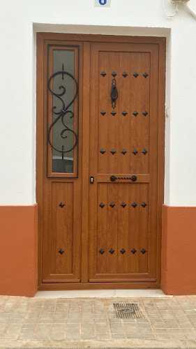 Fotografia tomada fuera de Aluminios Algibe - Ventana de aluminio en Villanueva, Ciudad Real