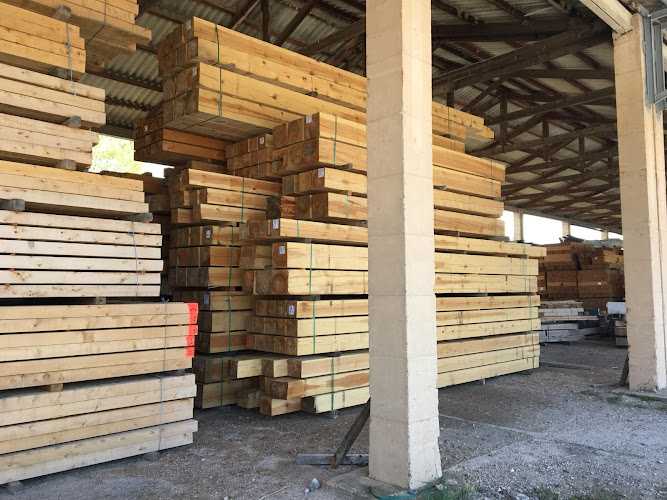 Fotografia tomada fuera de Maderas Neva - Establecimiento de venta de madera en Salas de los Infantes, Burgos