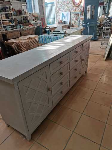 Fotografia tomada fuera de Muebles Maraver Valencina de la Concepción - Tienda de muebles en Valencina de la Concepción, Sevilla