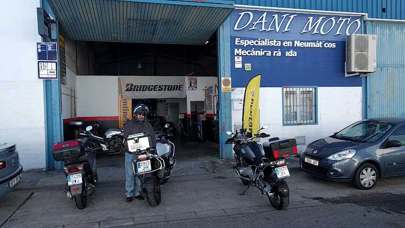 Fotografia tomada fuera de Dani Moto - Tienda de neumáticos en Valencina de la Concepción, Sevilla