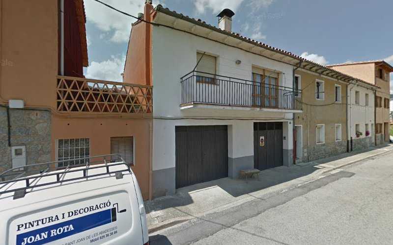 Fotografia tomada fuera de ENTRE FUSTES - Carpenter en Sant Joan de les Abadesses, Girona