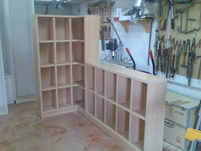 Fotografia tomada fuera de CARPINTERÍA JOAN - Botiga d'armaris en Sant Fost, Barcelona