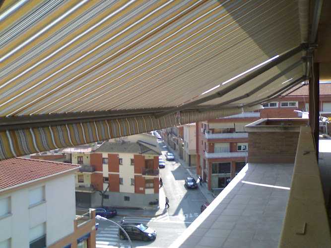 Fotografia tomada fuera de ALUMINIS PEY - Carpintería metálica y de aluminio en Sant Fost de Campsentelles, Barcelona