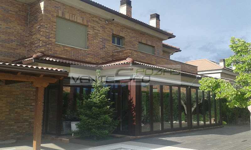 Fotografia tomada fuera de Ventesco Pvc - Carpintería metálica y de aluminio en El Escorial, Madrid