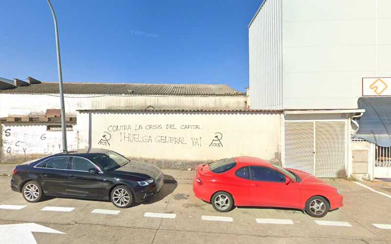 Fotografia tomada fuera de Sucesores de Paniagua - Carpintería en Villares de la Reina, Salamanca