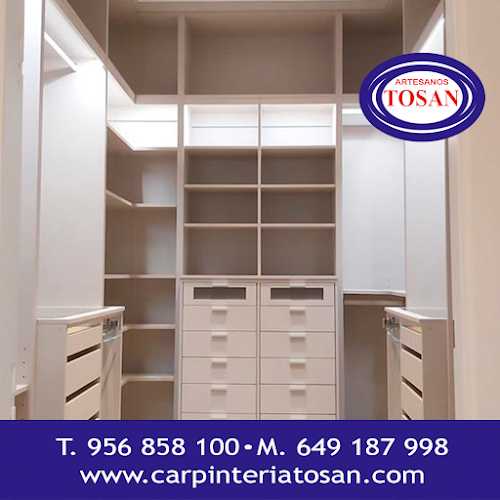 Fotografia tomada fuera de Carpinteria Tosán - Carpenter en El Puerto de Sta María, Cádiz