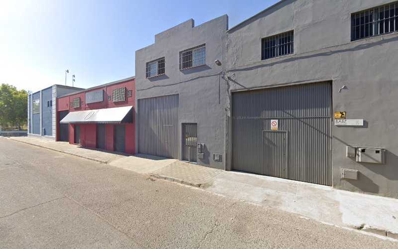 Fotografia tomada fuera de Aluminios J A Mae S L - Carpintería metálica y de aluminio en Palacios Y Villafranca ( Los ), Sevilla