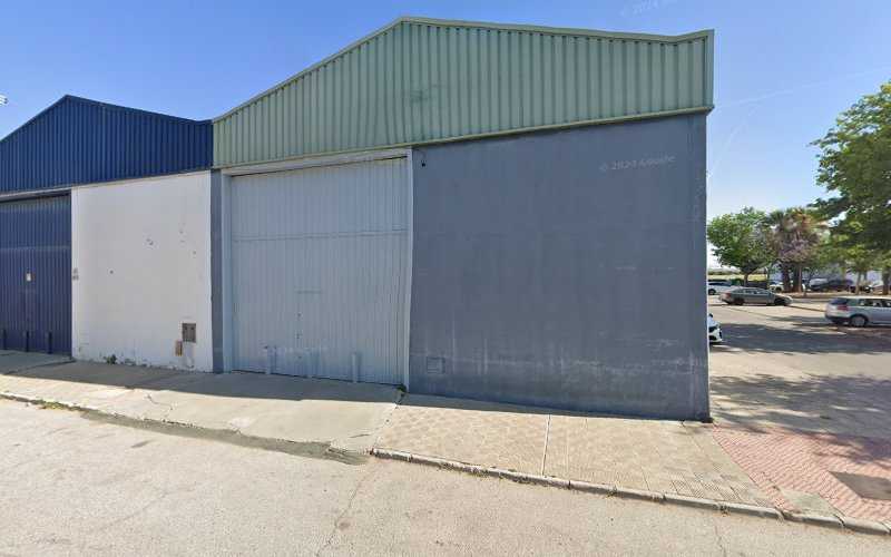 Fotografia tomada fuera de Hermanos Amuedo S.L. - Ebanista en Los Palacios y Villafranca, Sevilla