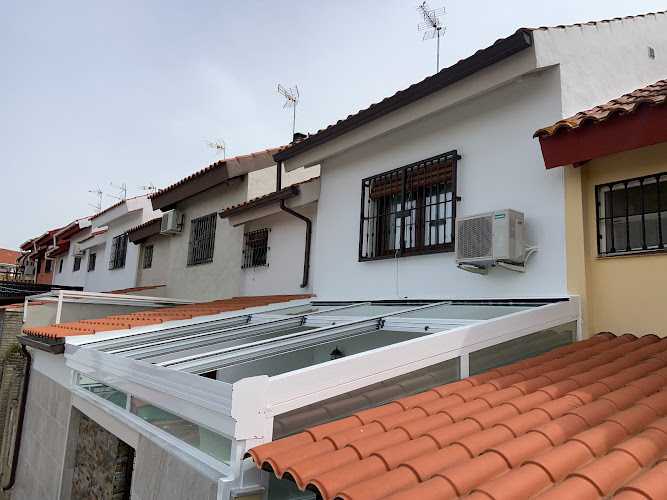 Fotografia tomada fuera de CERRAMIENTOS DE SEVILLA| Cerramientos - Carpintería metálica y de aluminio en Los Palacios y Villafranca, Sevilla