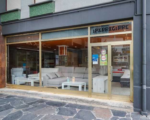 Fotografia tomada fuera de Iparraguirre Muebles - Tienda de muebles en Mutriku, Guipúzcoa