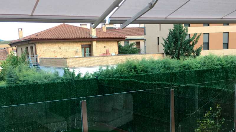 Fotografia tomada fuera de Aluminios Mutilva - Carpintería metálica y de aluminio en Mutilva, Navarra