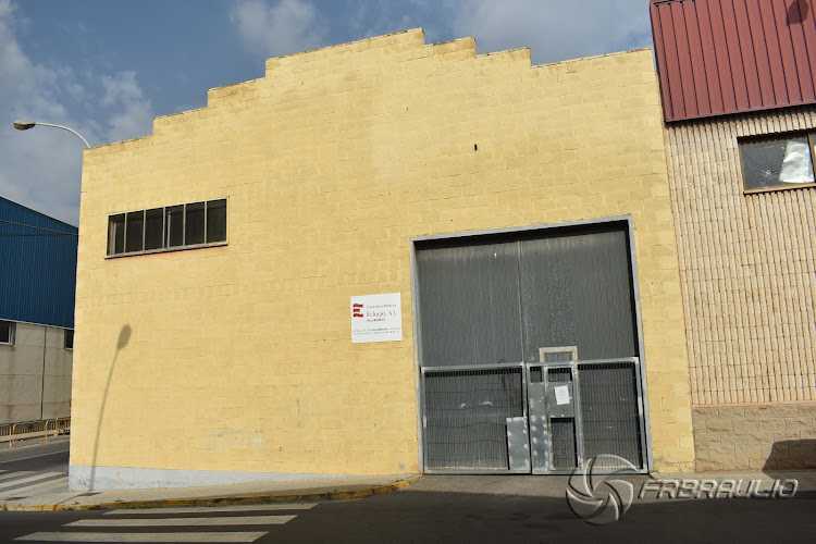 Fotografia tomada fuera de Carpintería Metálica Eulogio, S.L. - Carpintería metálica y de aluminio en Massamagrell, Valencia