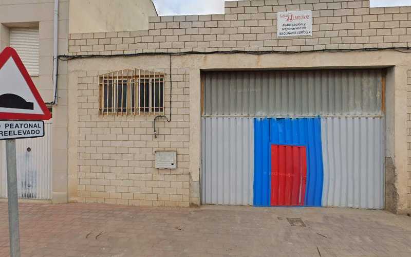 Fotografia tomada fuera de Talleres Jj.Muñoz - Carpintería metálica y de aluminio en Grávalos, La Rioja